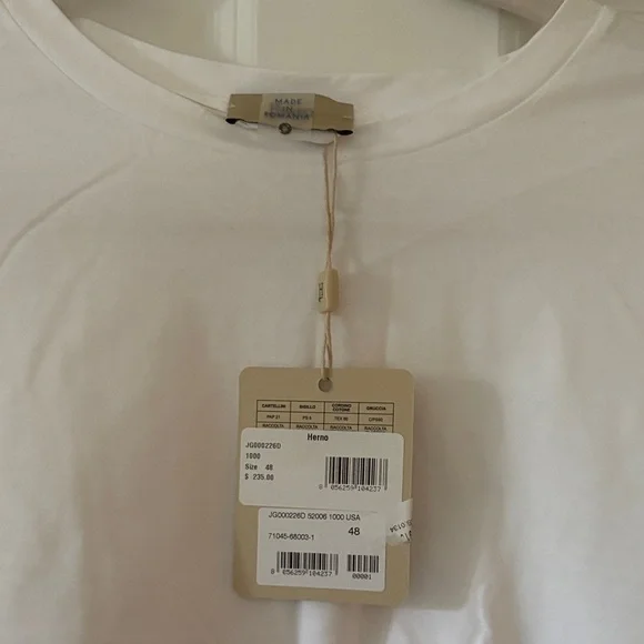 Herno Elegant White Long Sleeve Tee size 48 or women’s 14-16. See pics. NWT